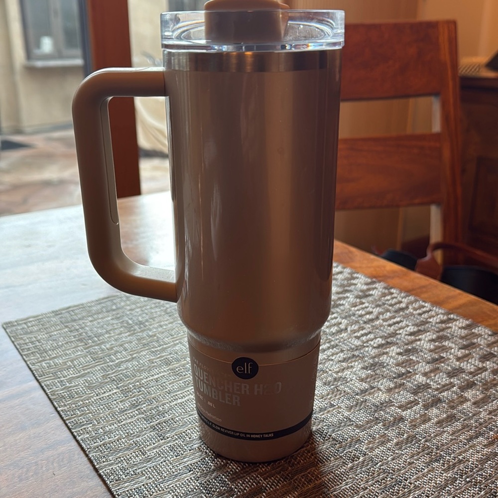 Stanley 30oz Flowstate Quencher Tumbler in Honeytalks color